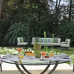 Maison D'enri Bed and Breakfast