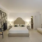 Maison D'enri Bed and Breakfast 4*