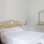 Maison D'enri Bed and Breakfast