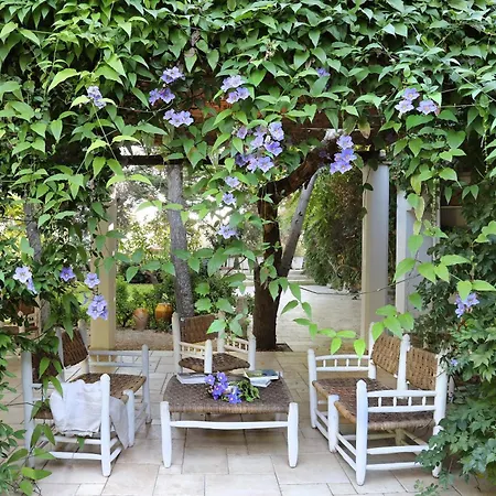 Maison D'enrì Bed & Breakfast