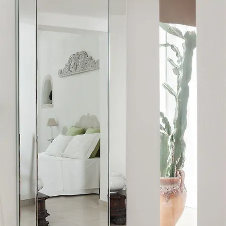 Maison D'enri Bed & Breakfast 4*