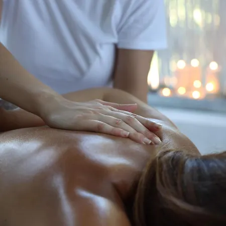 Maison D'enri Bed & Breakfast 4*